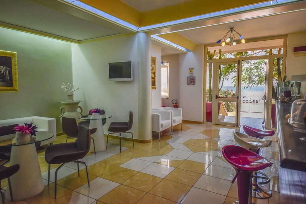 Hotel La Villa Corigliano Calabro Exterior photo